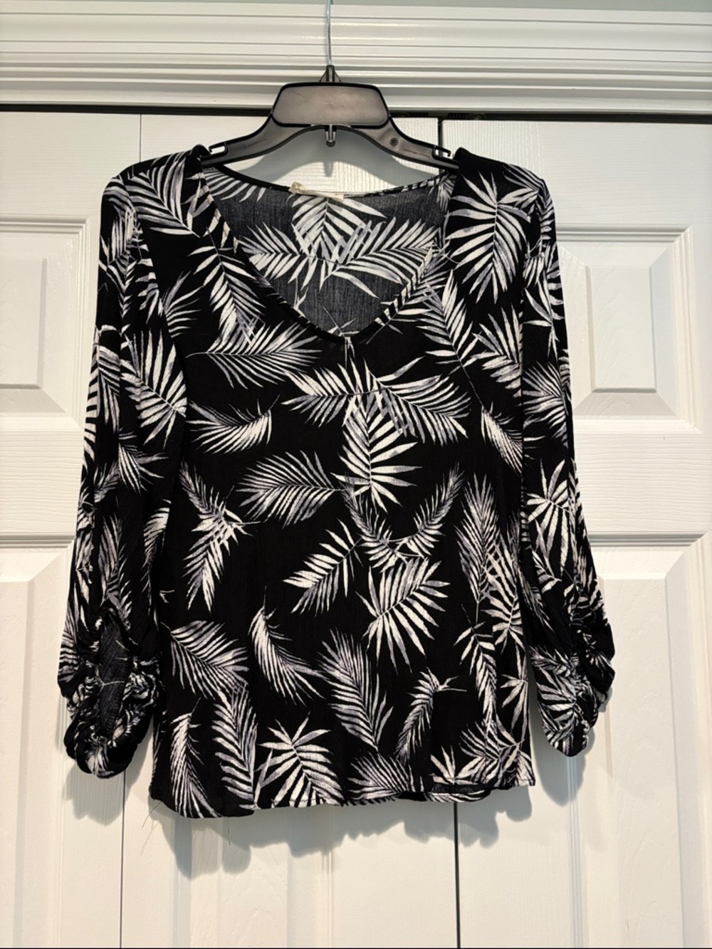 ee:some V-Neck Black Palm-Print Women's Top